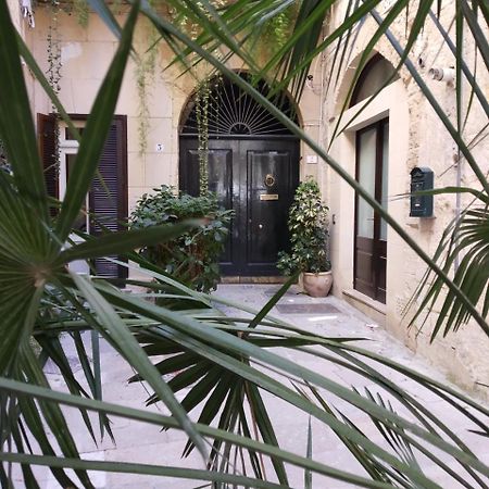 Dimora "I Santi Patroni" Aparthotel Lecce Luaran gambar