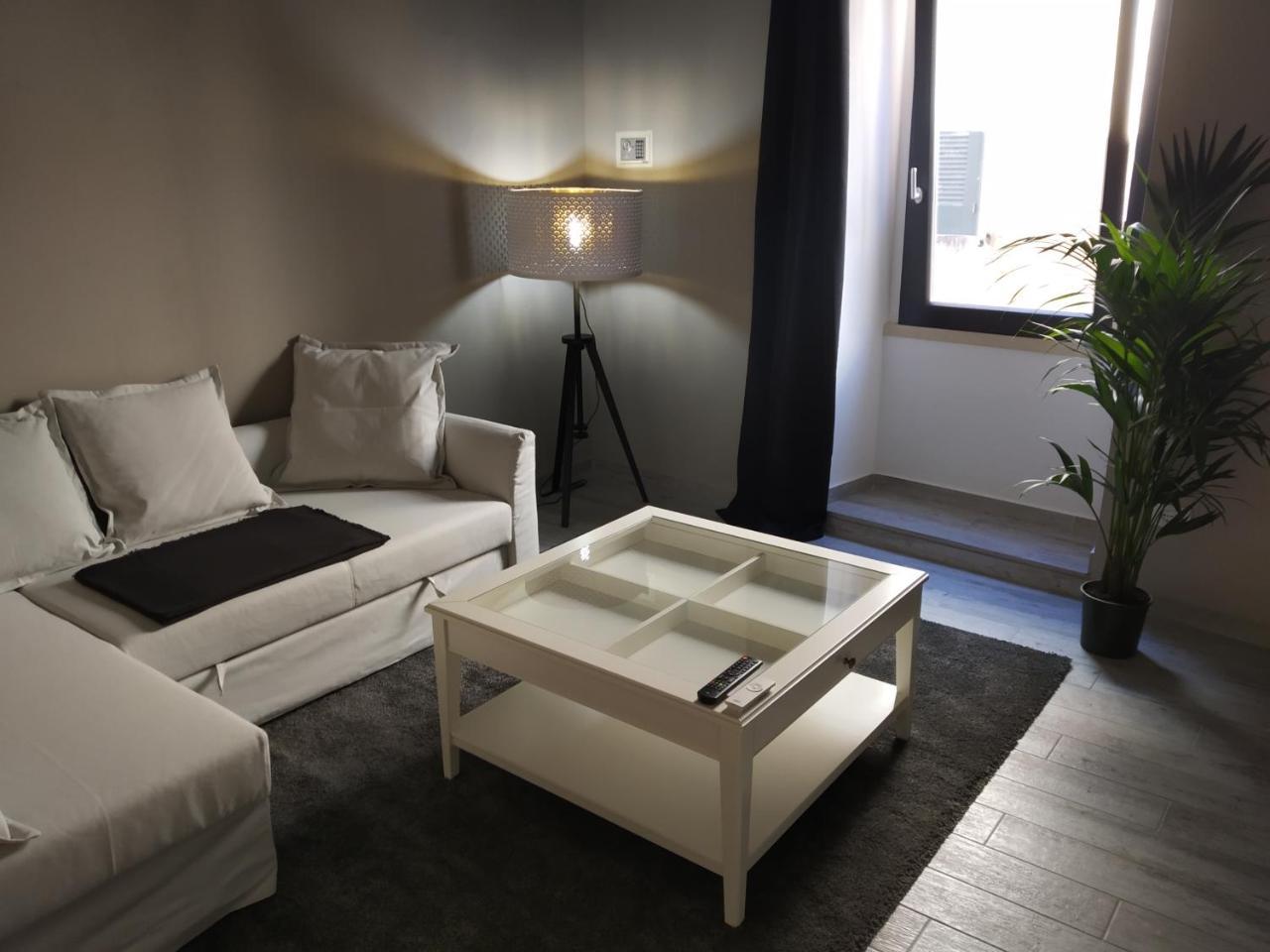 Dimora "I Santi Patroni" Aparthotel Lecce Luaran gambar