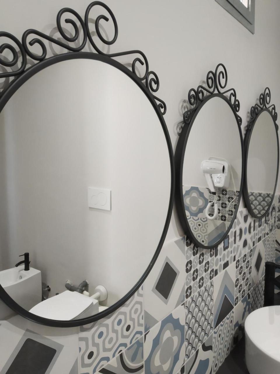 Dimora "I Santi Patroni" Aparthotel Lecce Luaran gambar