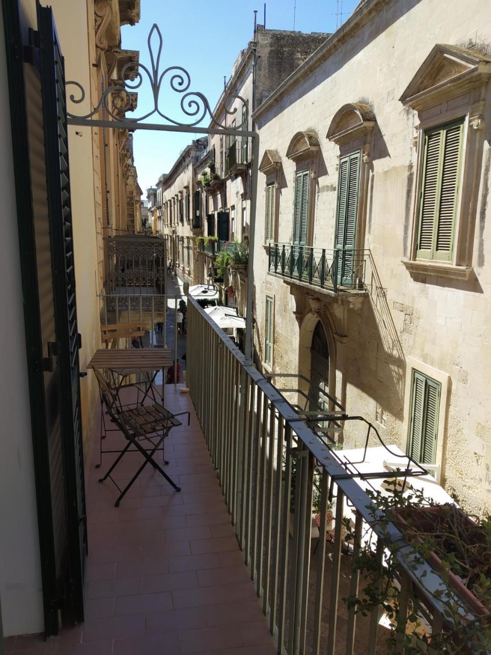Dimora "I Santi Patroni" Aparthotel Lecce Luaran gambar
