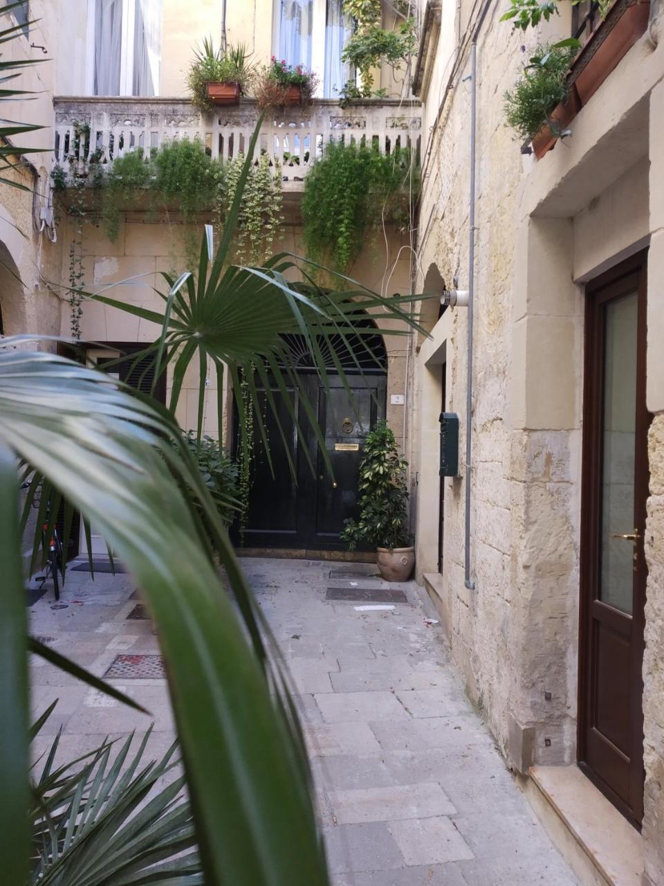 Dimora "I Santi Patroni" Aparthotel Lecce Luaran gambar